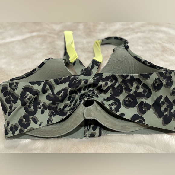 Victoria Secret 34c Incredible Knock Out Ultra Max like new - Picture 3 of 7